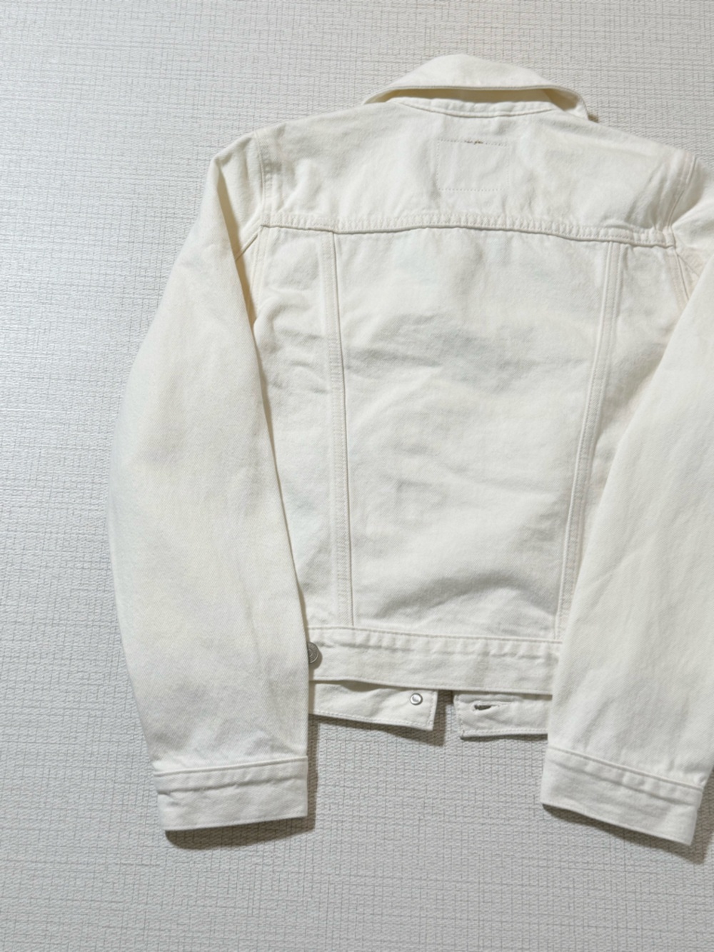 Levi's Women's Cream Denim Trucker Jacket - Picture 10 of 10